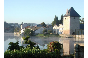L'étang et la tour de Peyrat le Château JP Chassat